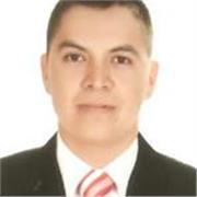 Profesor con experiencia a estudiantes universitarios